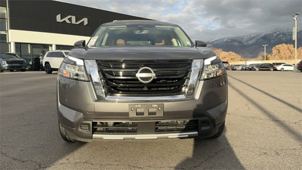Used 2023 Nissan Pathfinder Platinum SUV