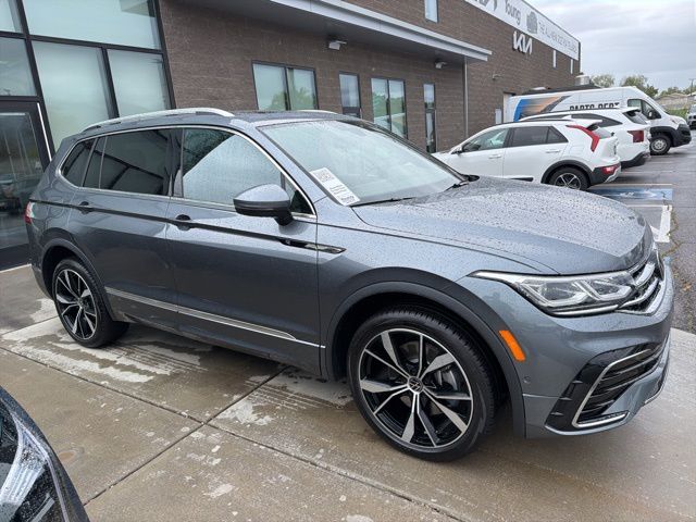2023 Volkswagen Tiguan 2.0T SEL R-Line 4Motion's photo