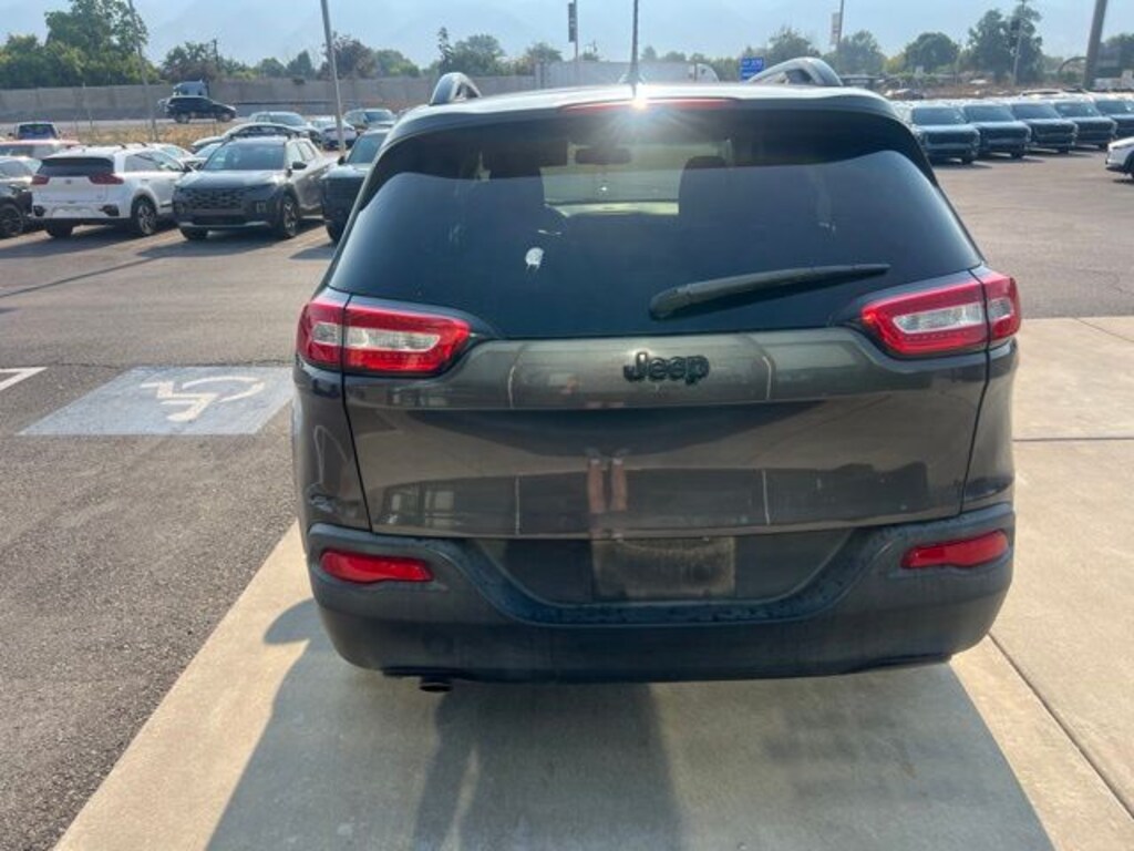 Used 2016 Jeep Cherokee Sport SUV