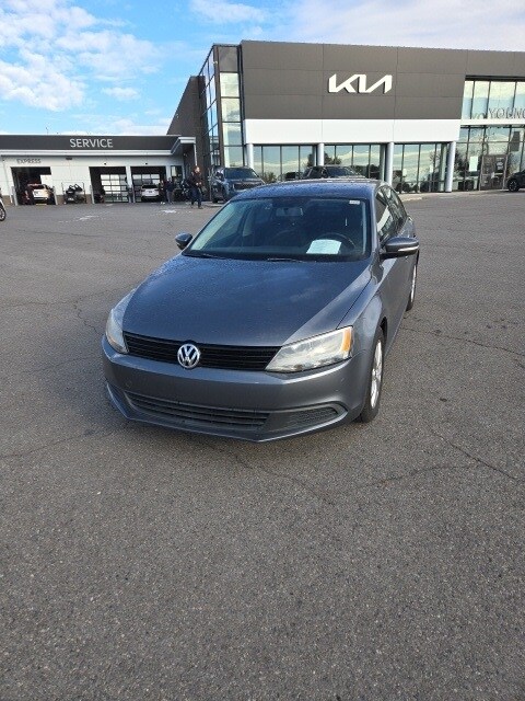 2012 Volkswagen Jetta 2.5L SE photo 2