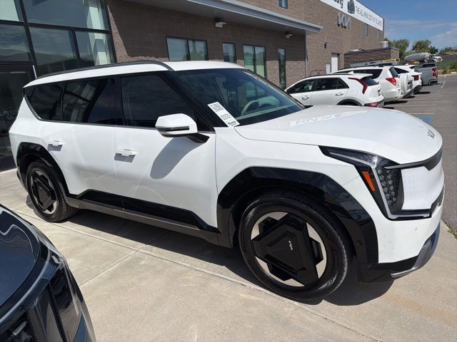 2024 Kia EV9 Land AWD's photo