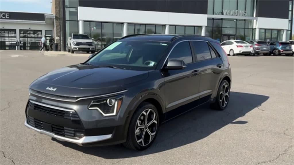 Used 2024 Kia Niro EX Touring SUV