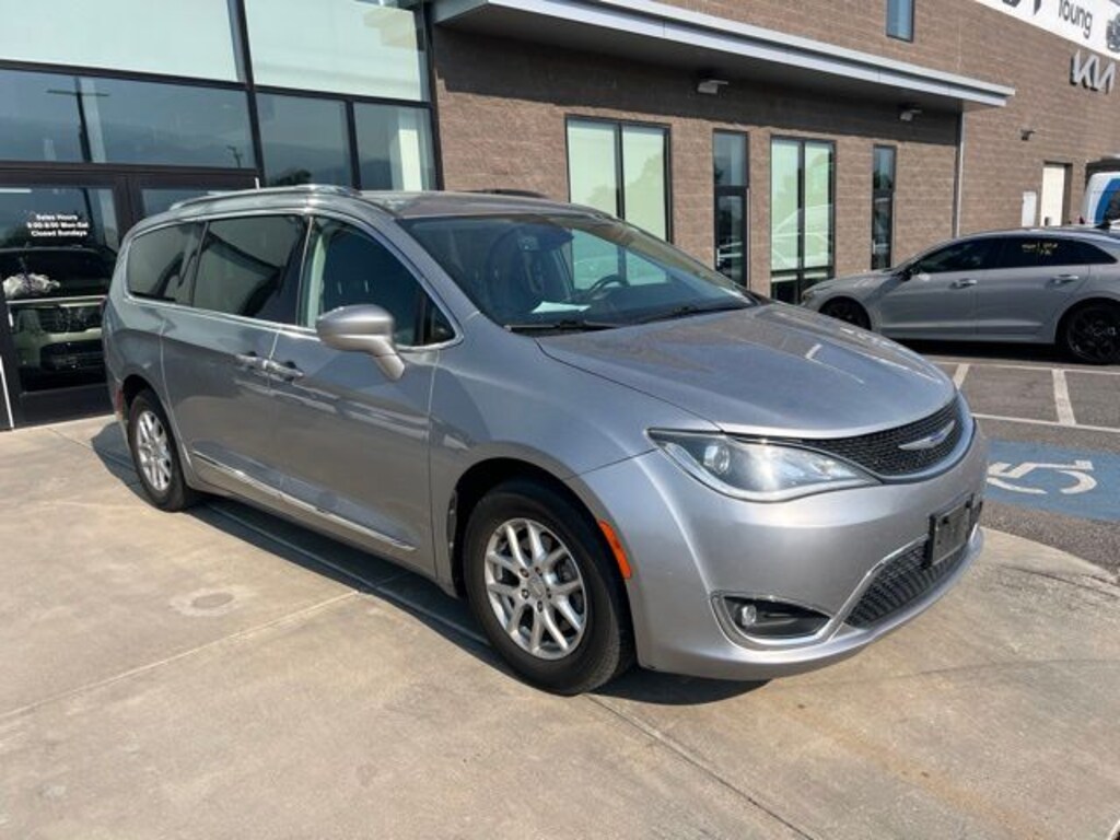 Used 2020 Chrysler Pacifica Touring L Van Passenger Van