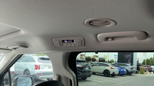2025 Kia Carnival SX Prestige - Photo 23