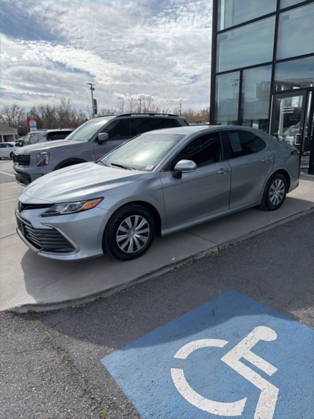Used 2022 Toyota Camry Hybrid LE Sedan