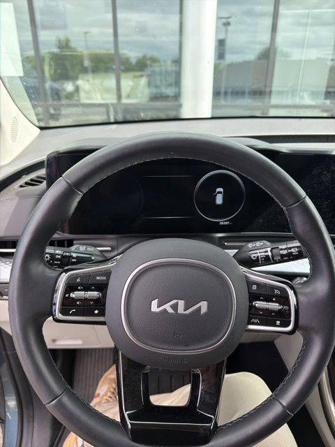 2023 Kia Sedona SX Prestige's photo