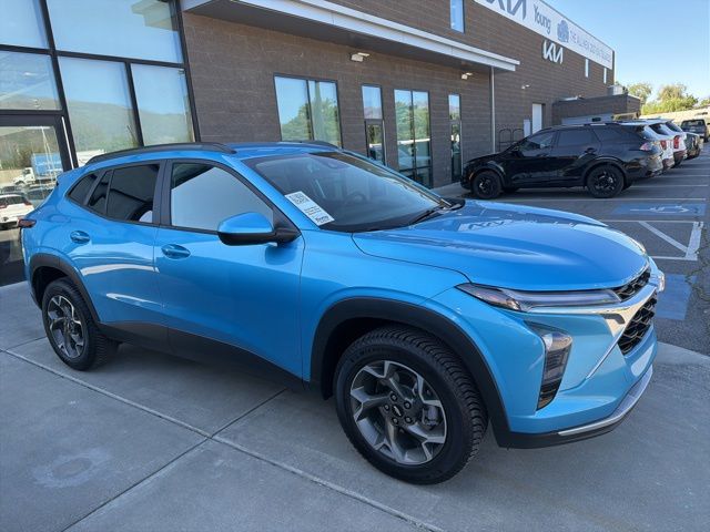 2025 Chevrolet Trax LT's photo