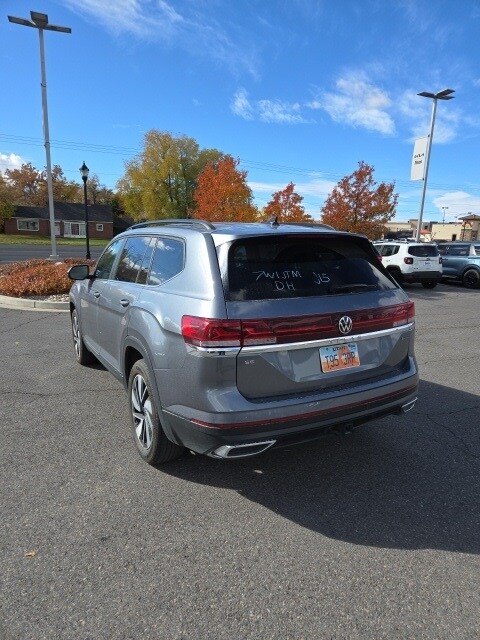 2024 Volkswagen Atlas SE Technology photo 3