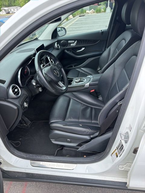 2017 Mercedes-Benz GLC GLC300 4MATIC's photo