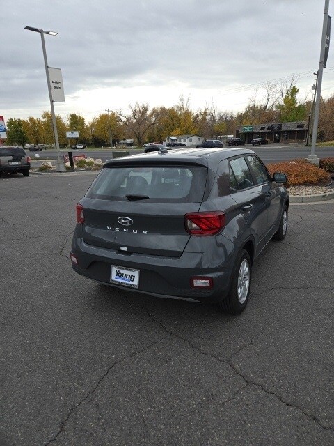 2025 Hyundai Venue SE photo 4
