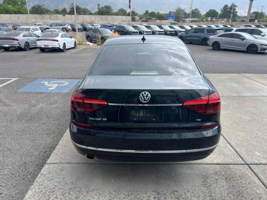 Used 2017 Volkswagen Passat 1.8T SE Sedan