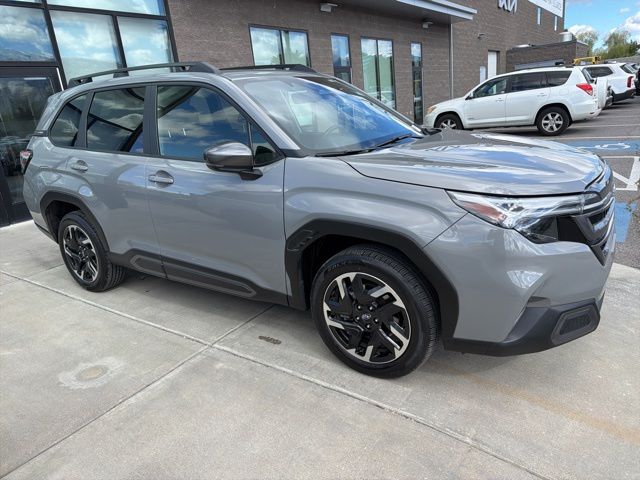 2025 Subaru Forester Limited's photo