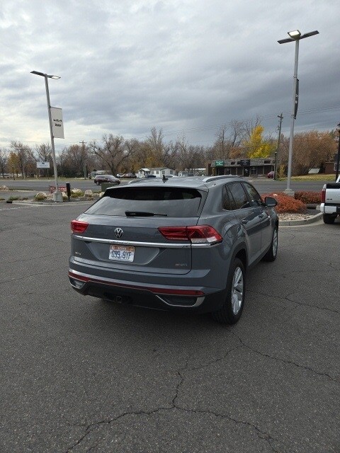 2020 Volkswagen Atlas Cross Sport V6 SE Technology photo 2