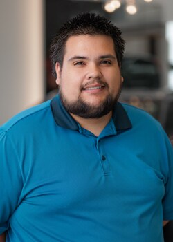 Staff member Frankie Salazar from ID_d28fcddd2752