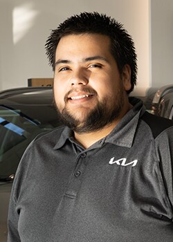 Staff member Frankie Salazar from ID_d28fcddd2752