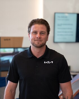 Staff member Aaron Thomas from ID_6d8cdd4d03cb
