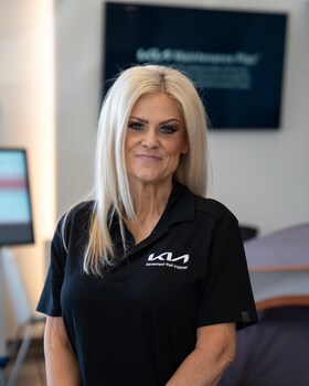 Staff member Stacy Higley from ID_8f29718ded66