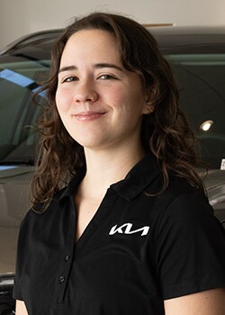 Staff member Ava Young from ID_09dd19c1fbee