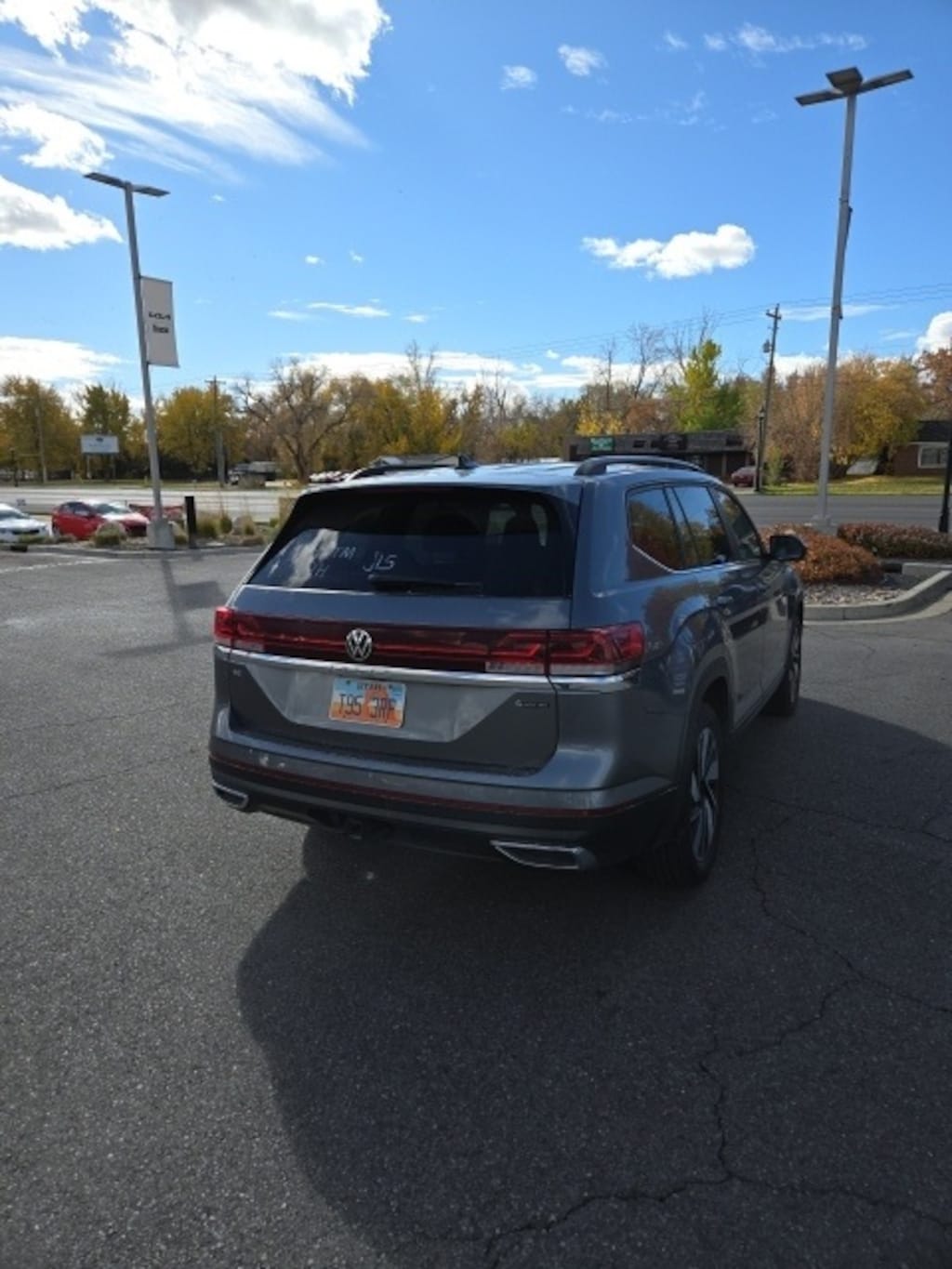 Used 2024 Volkswagen Atlas 2.0T SE w/Technology SUV