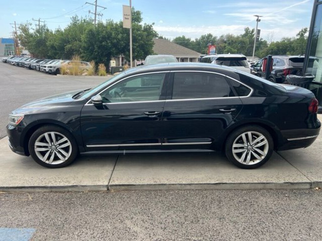Used 2017 Volkswagen Passat 1.8T SE Sedan