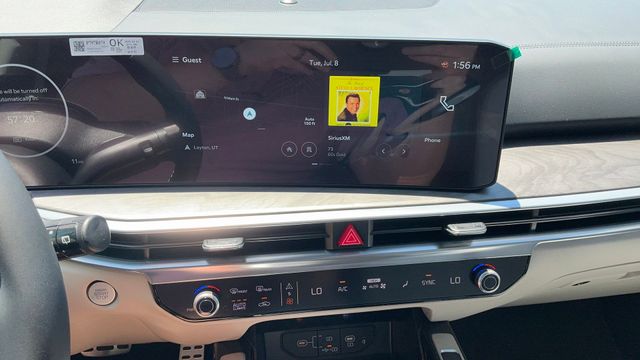 2025 Kia Sorento X-Line SX - Photo 27