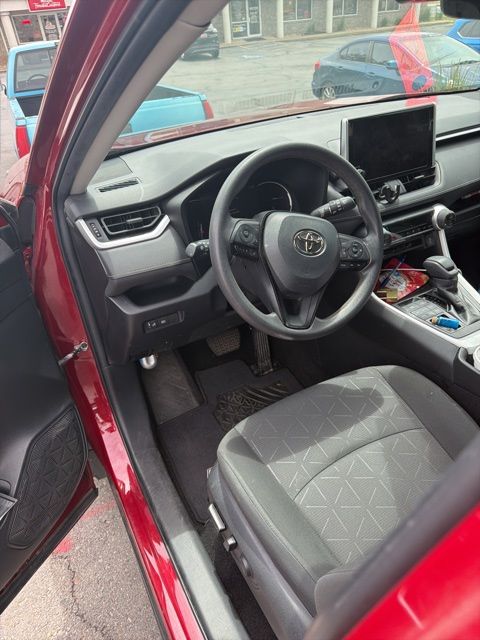 2023 Toyota RAV4 XLE AWD's photo