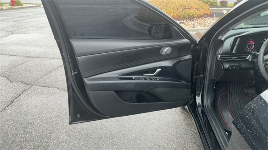 Used 2022 Hyundai Elantra SEL Sedan