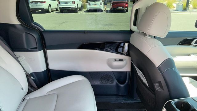 2026 Kia Carnival SX Prestige - Photo 12