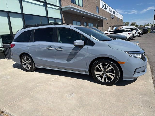 2024 Honda Odyssey Touring's photo