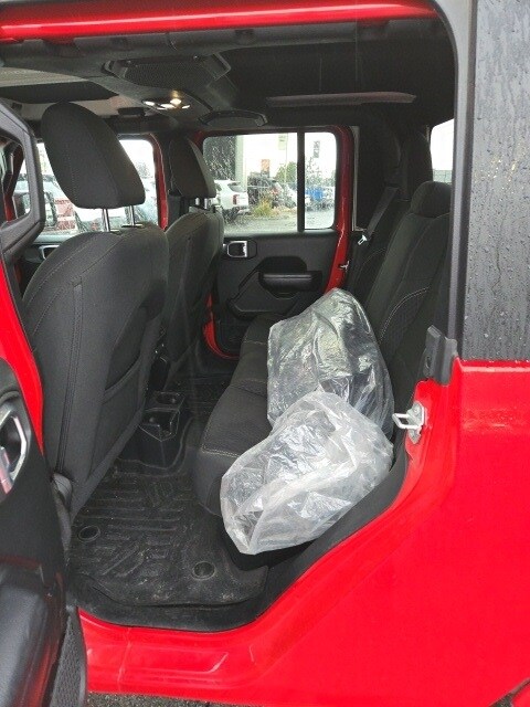 2021 Jeep Gladiator Altitude photo 4