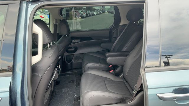 2025 Kia Carnival SX Prestige - Photo 25