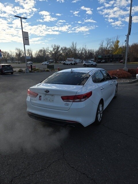 2017 Kia Optima LX photo 4
