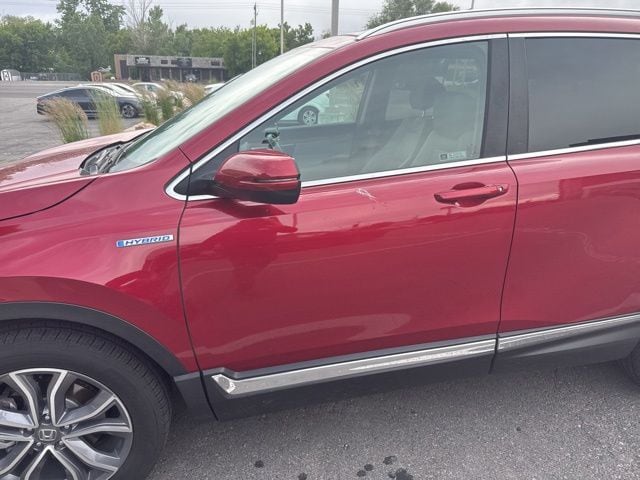 2022 Honda CR-V Hybrid Touring AWD's photo
