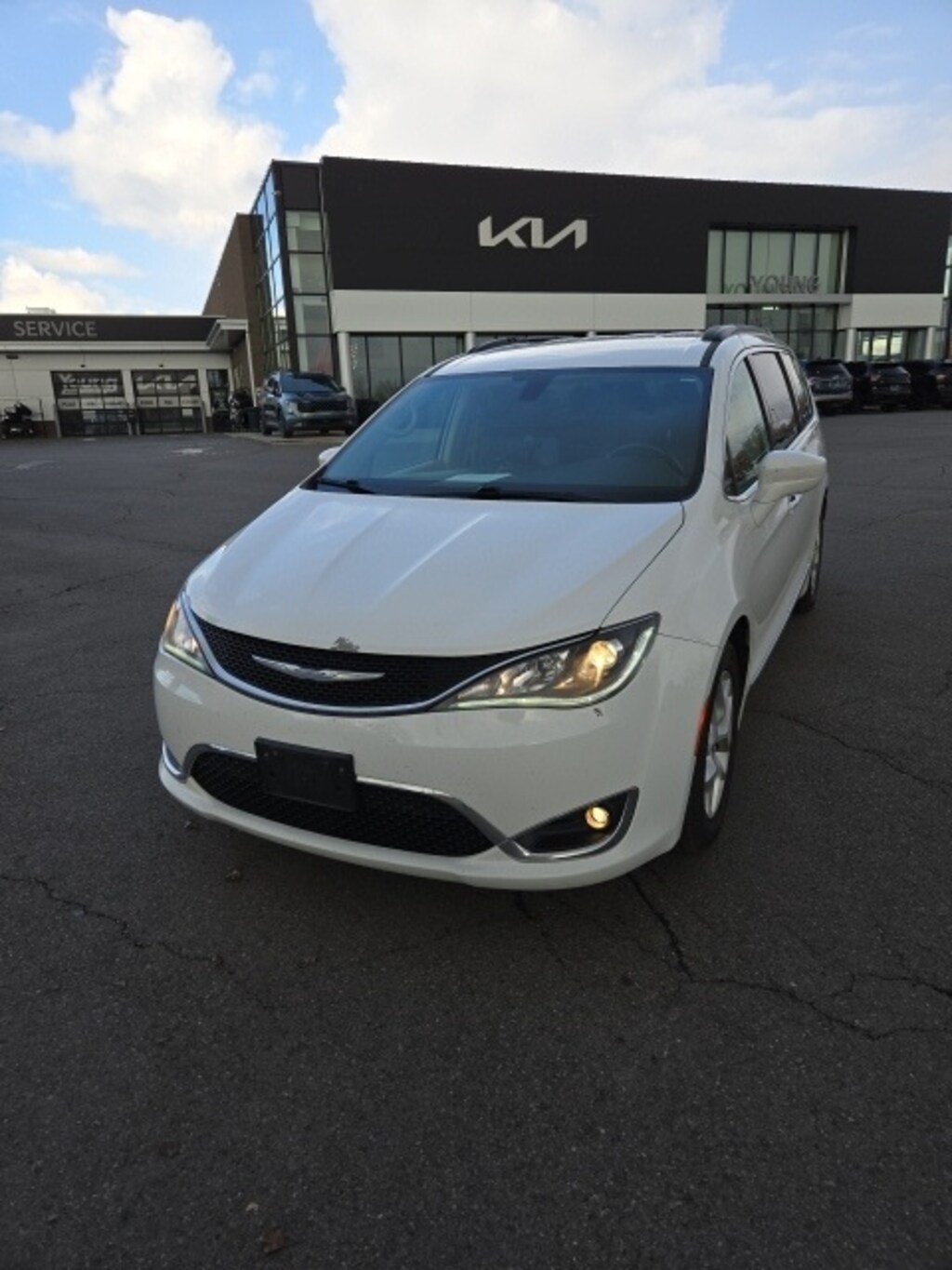 Used 2017 Chrysler Pacifica Touring L Van