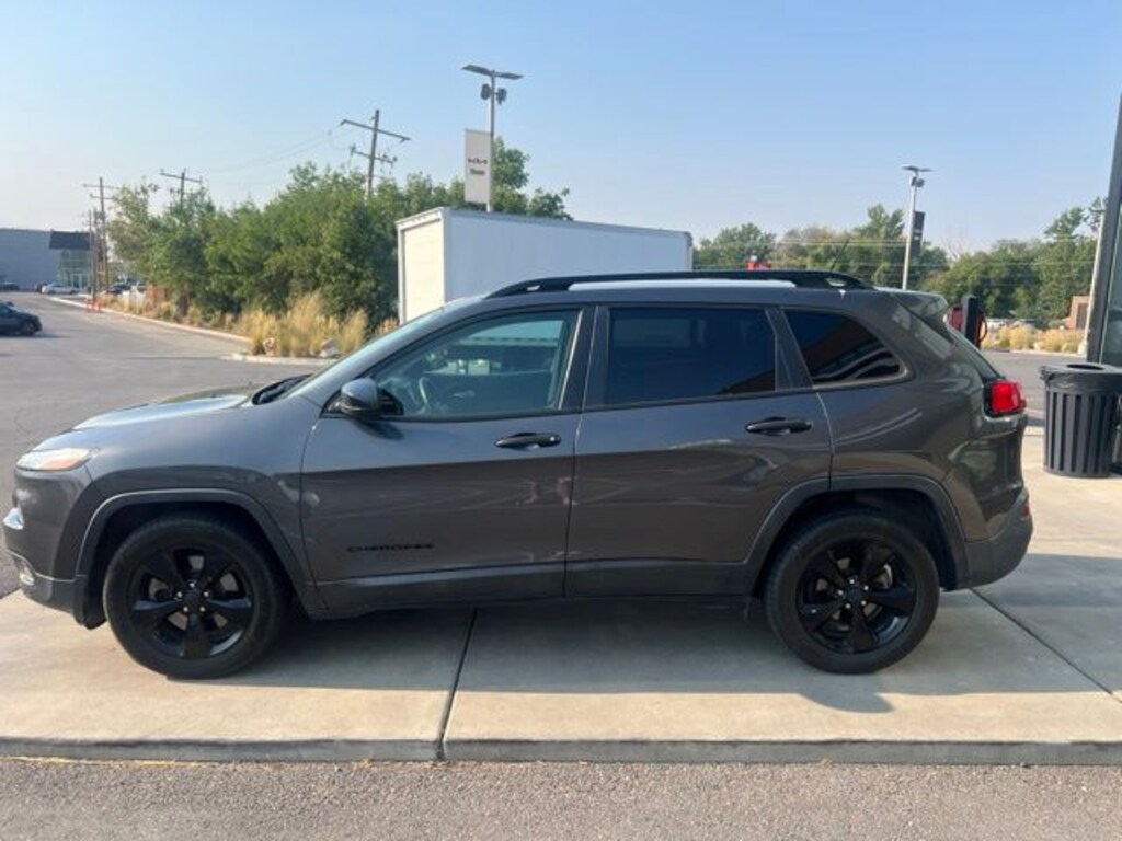 Used 2016 Jeep Cherokee Sport SUV