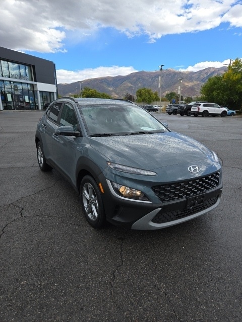 2023 Hyundai Kona SEL photo 2