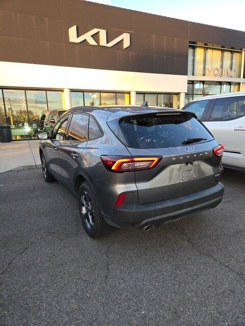 2025 Ford Escape ST-Line photo 3