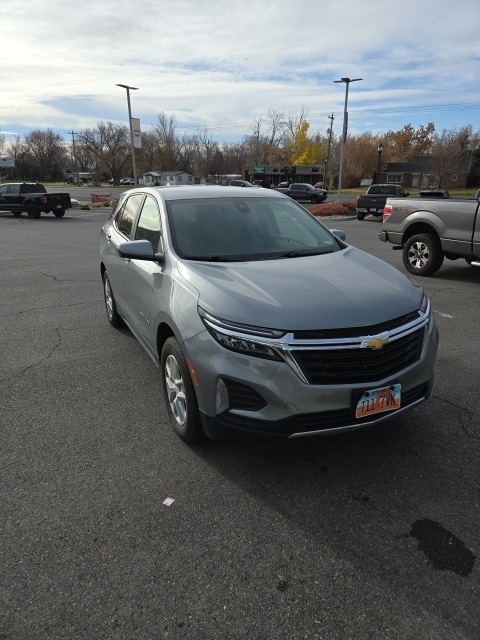 2024 Chevrolet Equinox LT photo 3