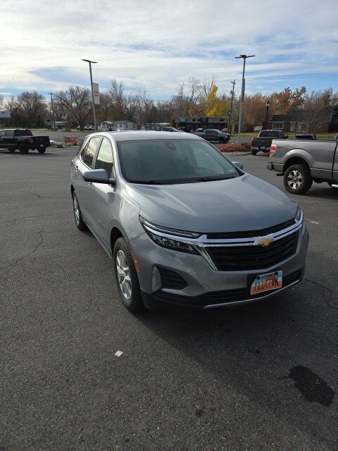 2024 Chevrolet Equinox LT photo 2