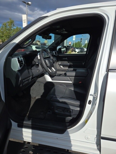 2024 Toyota Tundra Platinum photo 3