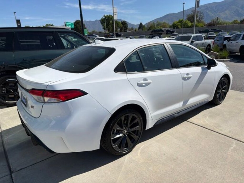 Used 2024 Toyota Corolla SE Sedan