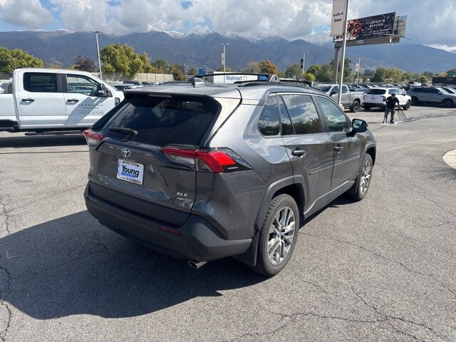 2019 Toyota RAV4 XLE Premium photo 2