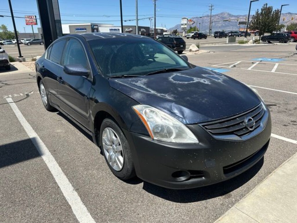 Used 2010 Nissan Altima 2.5 S Sedan