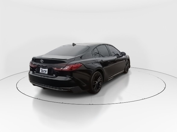 2025 Toyota Camry SE Hybrid photo 3