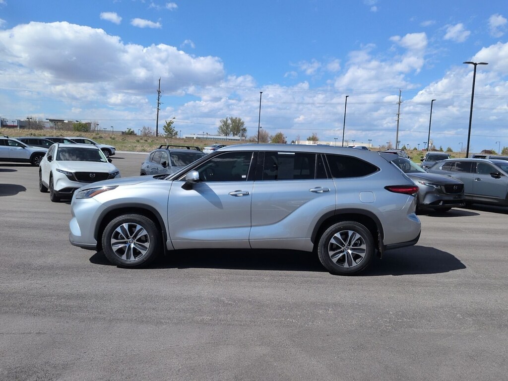 Used 2021 Toyota Highlander XLE SUV