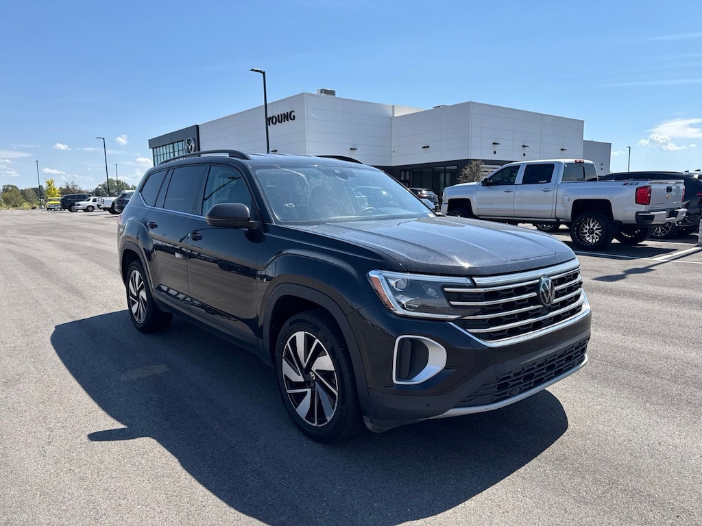 Used 2024 Volkswagen Atlas 2.0T SE w/Technology SUV