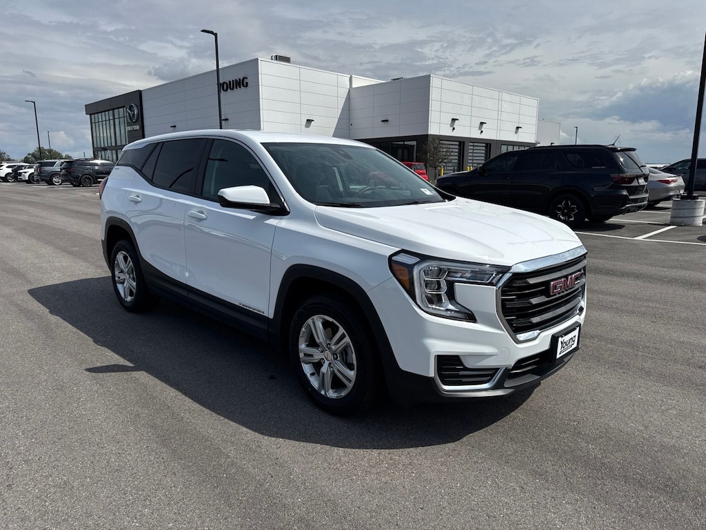 Used 2024 GMC Terrain SLE SUV