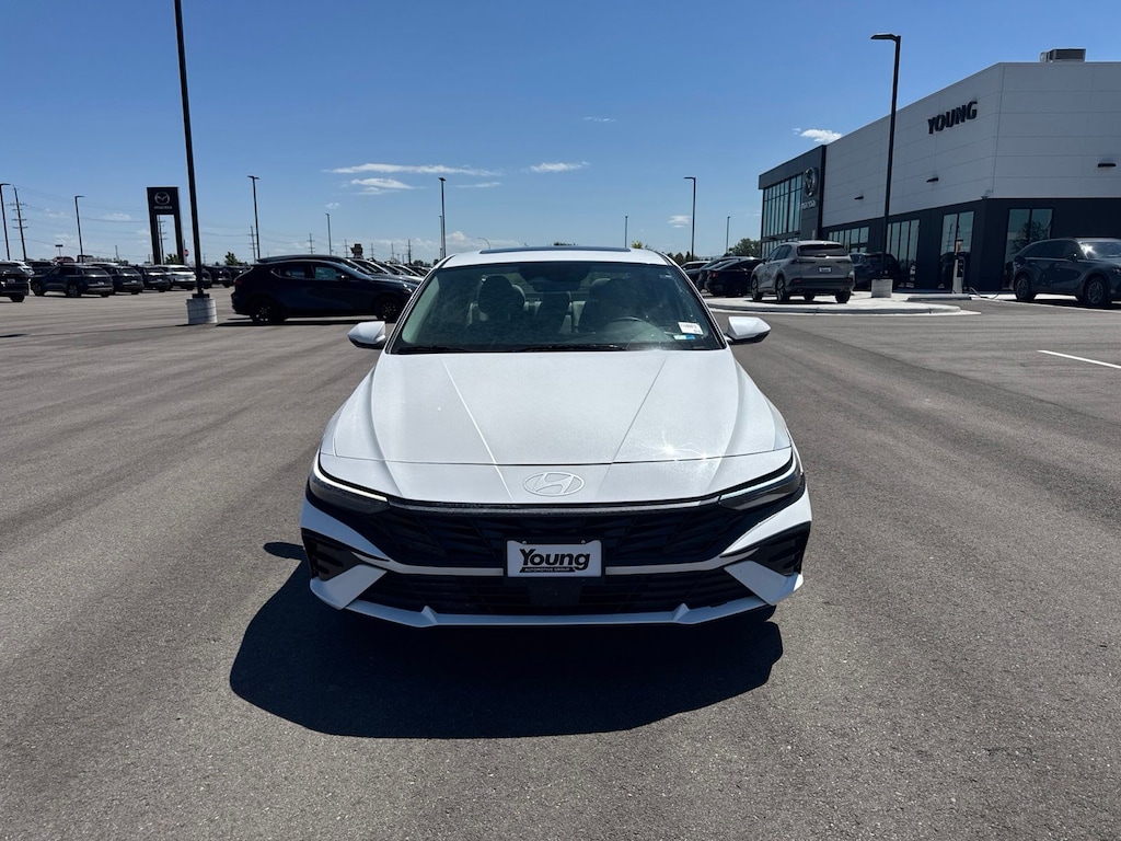Used 2025 Hyundai Elantra Hybrid Limited Sedan