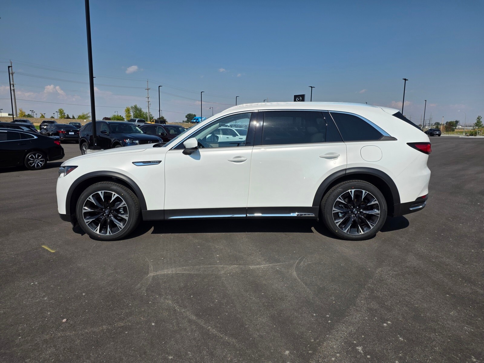 2024 Mazda CX-90 Premium photo 3