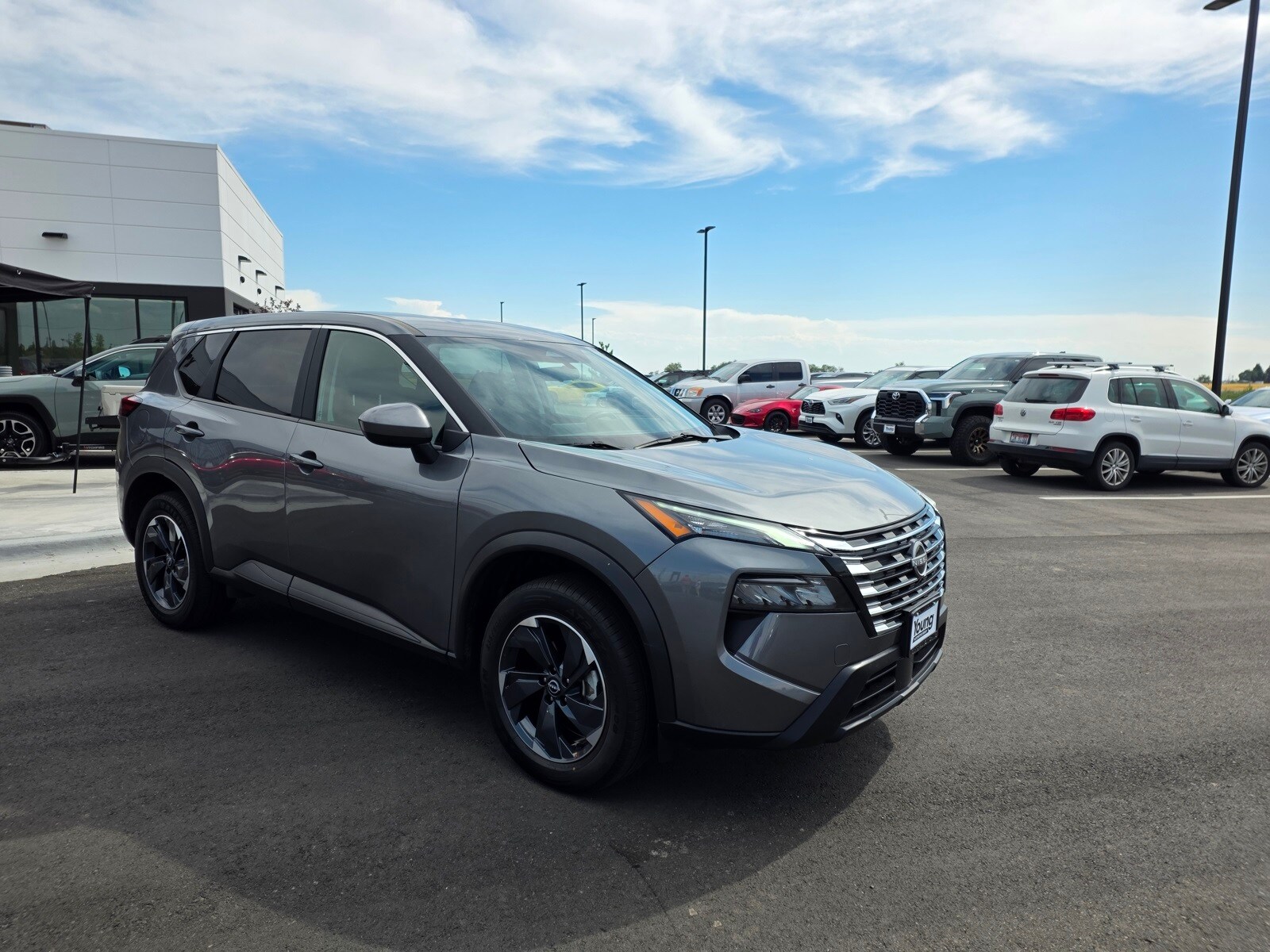 2024 Nissan Rogue SV photo 3